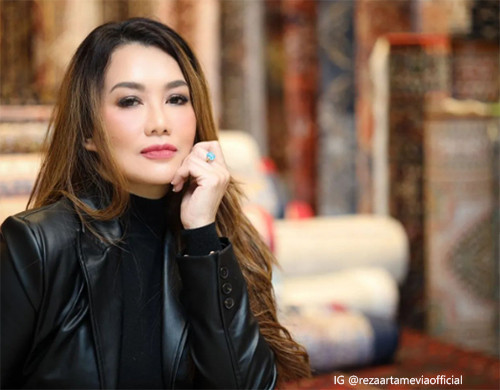 5 Janda Cantik dari Kalangan Artis, Betah Sendirian Bertahun-Tahun