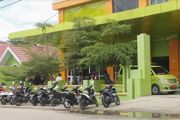 Parkir Liar di Depan RSUD Sinjai Dikeluhkan Pengguna Jalan