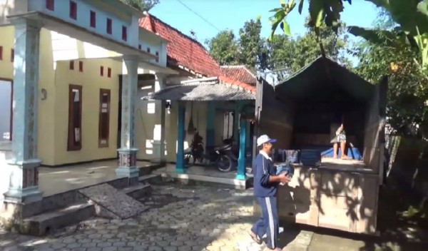 Jengkel Diselingkuhi dan Ditalak Suami, Istri Bongkar Rumah Hasil Kerja Jadi TKI