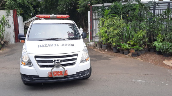 Detik-detik Jenazah Dorce Gamalama Diberangkatkan ke Pemakaman