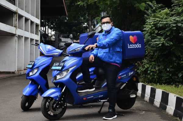 Tak Perlu Ngecharge, Baterai Motor Listrik Smoot Bisa Ditukar dalam 9 Detik, Ini Spesifikasinya!