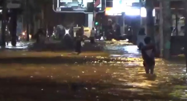 BREAKING NEWS! Banjir Bandang Terjang Kota Palopo
