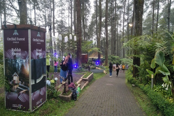 7 Tempat Wisata Menarik di Lembang, Khususnya Pasar Apung