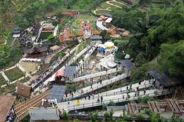 7 Tempat Wisata Menarik di Lembang, Khususnya Pasar Apung