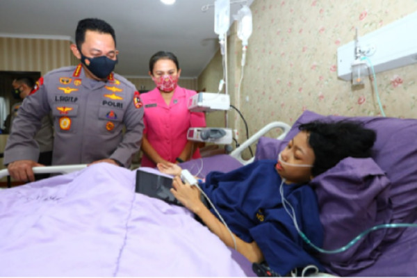 Terkesan Dijenguk Kapolri, Bocah Rembang Sinta Aulia: Orangnya Baik Banget