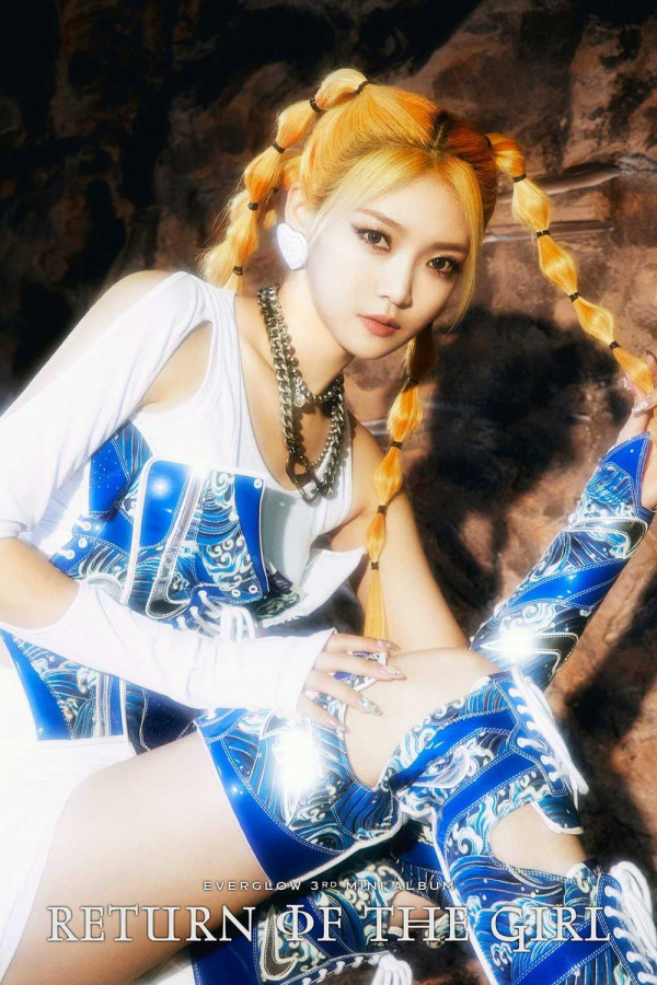 8 Kostum Panggung Idol K-Pop Aneh tapi Unik, Sneakers dan Kaus Kaki Jadi Atasan!