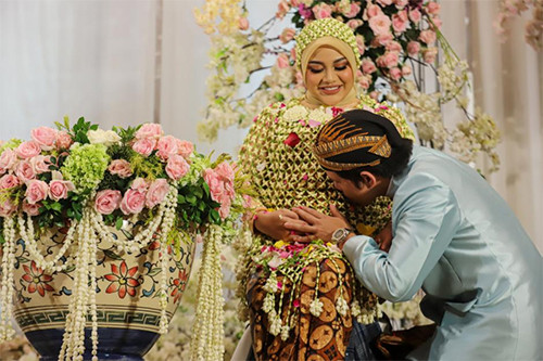 10 Fakta Aurel Hermansyah Melahirkan Baby A