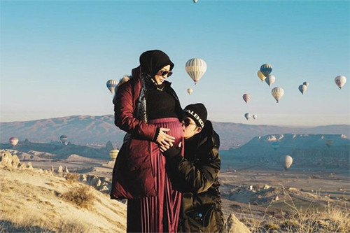 10 Fakta Aurel Hermansyah Melahirkan Baby A