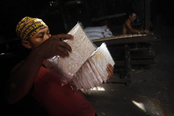 Perajin Tahu-Tempe Menangis, Harus Produksi Meski Laba Terkikis