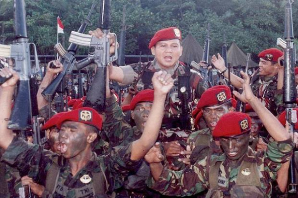 Jenderal Kopassus Malam-malam Bekali Prabowo Sajadah sebelum ke Medan Tempur
