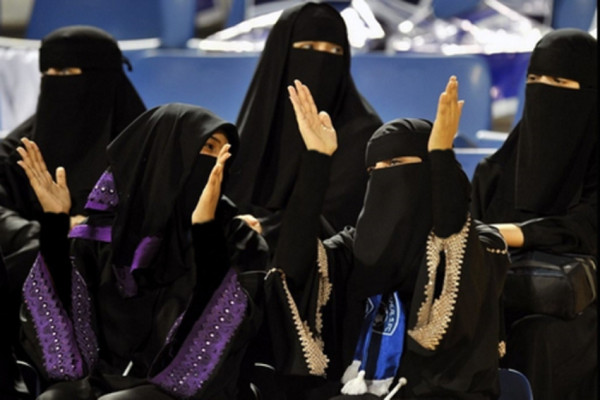 Wanita Arab Saudi Tak Mesti Lagi Kenakan Abaya Hitam
