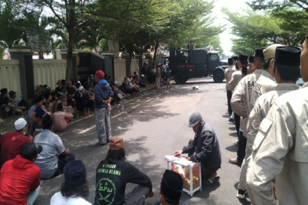 Sidang Tuntutan M Kace Memanas, Massa Geruduk PN Ciamis