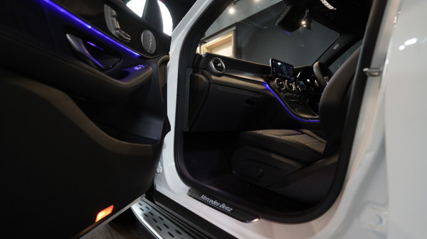 Goda Penggila SUV Mewah, Ini yang Perlu Diketahui dari Mercedes GLC Night Edition
