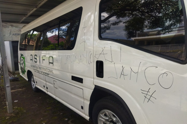 Puluhan Oknum Aremania Lakukan Vandalisme ke SSB Milik Aji Santoso