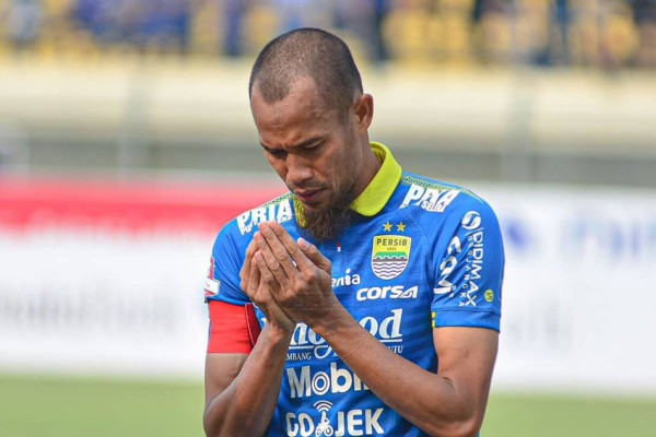 5 Pesepak Bola yang Sudah Tunaikan Ibadah Haji