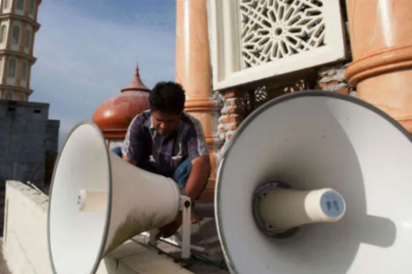 Kiat Negeri Islam Redam Bisingnya Pengeras Suara Masjid
