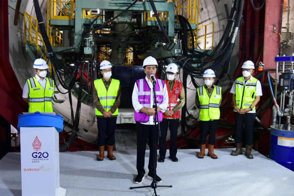 Anies Perkenalkan Sosok-sosok Anak Muda di Balik Proyek MRT Fase 2A, Siapa Mereka?