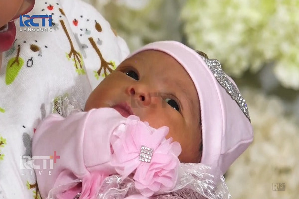 Ameena Hanna Nur Atta Nama Anak Aurel Hermansyah dan Atta Halilintar, Artinya Islami Banget