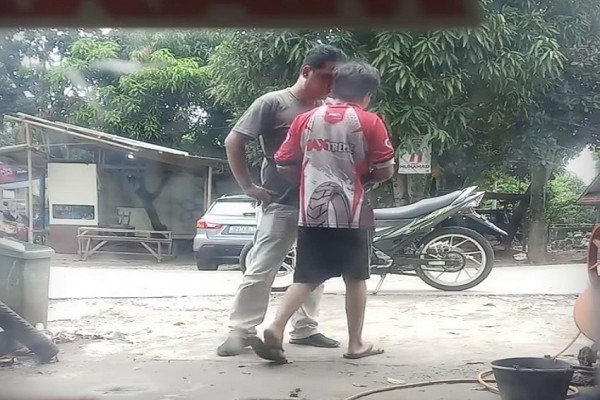 Minta Oli Tidak Dikasih, Preman Kampung Ngamuk Ajak Duel Pemilik Bengkel di Ciputat