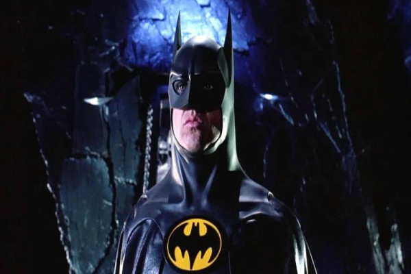 10 Simbol Batman yang Pernah Tampil di Film Caped Crusader