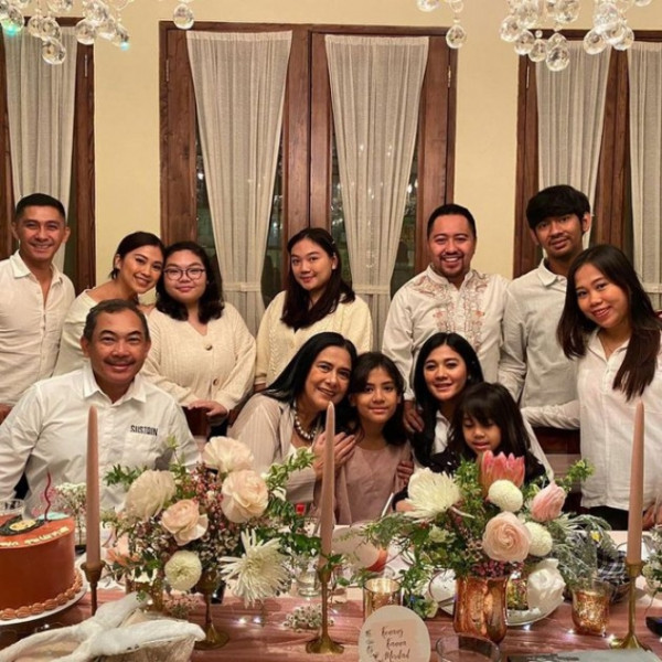 5 Potret David Sumendap yang Diduga Kekasih Baru Lydia Kandou, Nomor Terakhir Momen Romantis