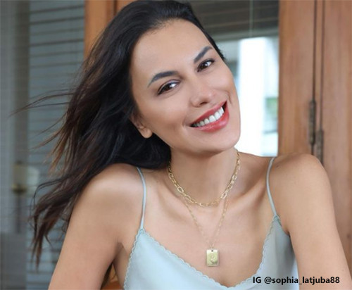 4 Hot Mama yang Pesonanya Bikin Iri para Wanita, Semua Janda!