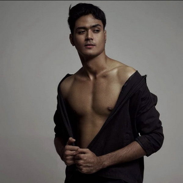 Gantengnya Ricky W Miraza, Aktor yang Disebut Selingkuhan Kalina Ocktaranny