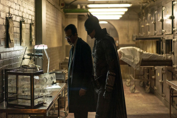 Review Film The Batman: Sherlock Holmes Berkostum Superhero