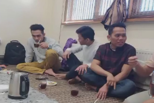 Terjebak Perang Rusia Ukraina, 3 Warga Langkat Sumut Sembunyi di Bunker Pabrik Plastik