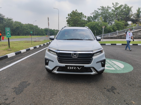 3 Fungsi Grill Mobil, Bukan Hanya untuk Estetika!