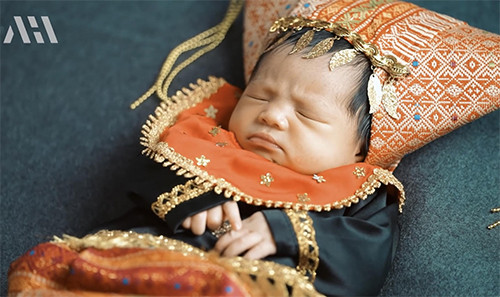 Intip 5 Gaya Mewah Baby Ameena saat Jalani Pemotretan, Gemes!