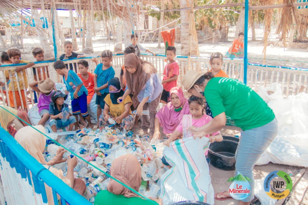 Le Minerale Berkomitmen Perluas Jangkauan Pengelolaan dan Edukasi Sampah PET