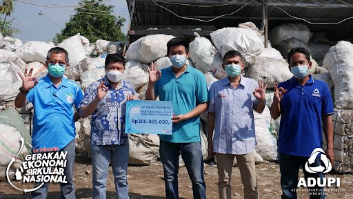 Le Minerale Berkomitmen Perluas Jangkauan Pengelolaan dan Edukasi Sampah PET