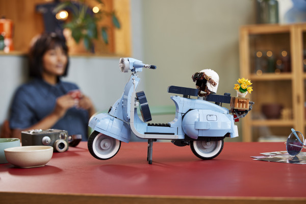 Edisi Nostalgia Lego Vespa 125 Ini Auto Bikin Kepincut!