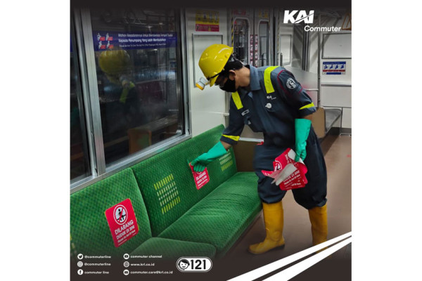 Marka Jaga Jarak di KRL Commuter Line Dicopot, Begini Penampakannya
