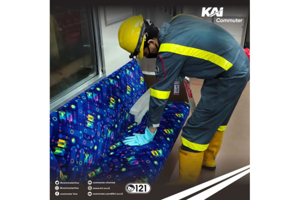 Marka Jaga Jarak di KRL Commuter Line Dicopot, Begini Penampakannya