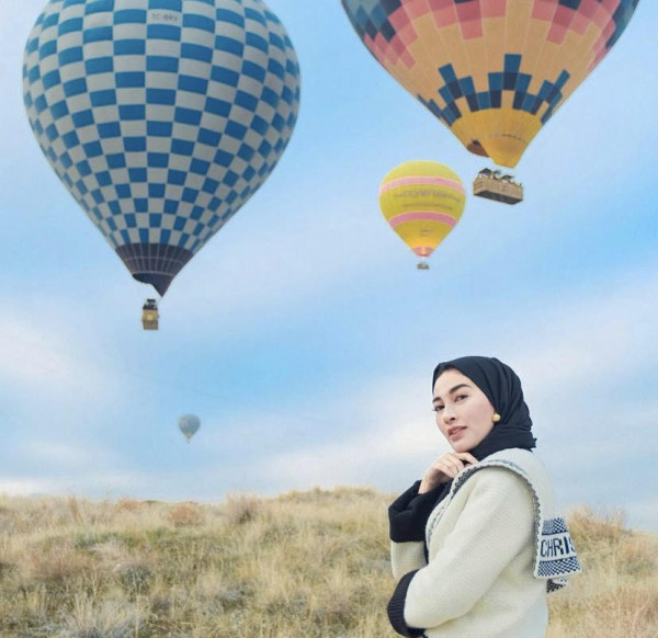 4 Outfit Mahal Shandy Purnamasari, Nomor Terakhir Tasnya Seharga Rp787 Juta