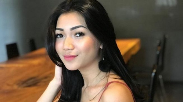 4 Artis yang Pernah Jadi Pramugari, Nomor 3 Dikenal Adegan Ranjangnya