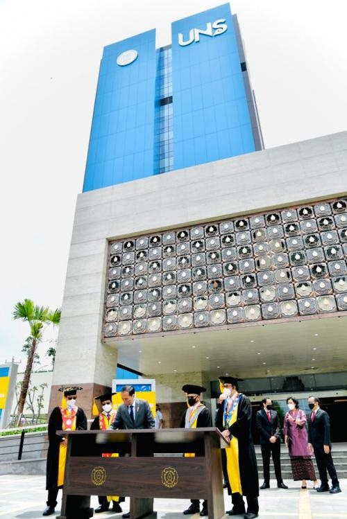 Presiden Resmikan Gedung Tower Ki Hadjar Dewantara saat Dies Natalis ke-46 UNS