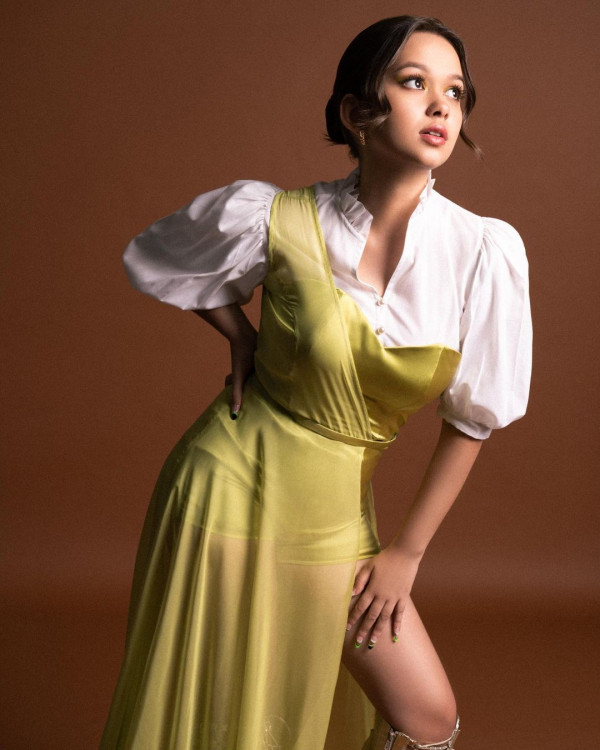 Profil Rebecca Klopper, Model Cantik yang Pacaran dengan Fadly Faisal
