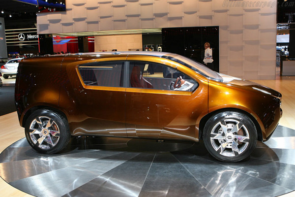 Nasib Nahas 2 Mobil Konsep Nissan yang Berakhir di Tempat Pembuangan