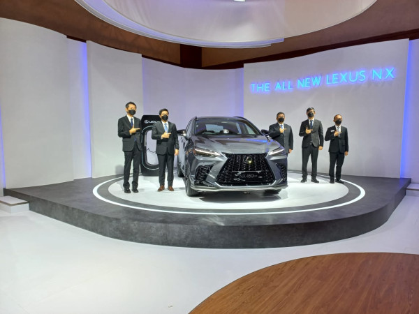 Lexus NX Baru Makin Lengkapi Varian Armada Mobil Listrik