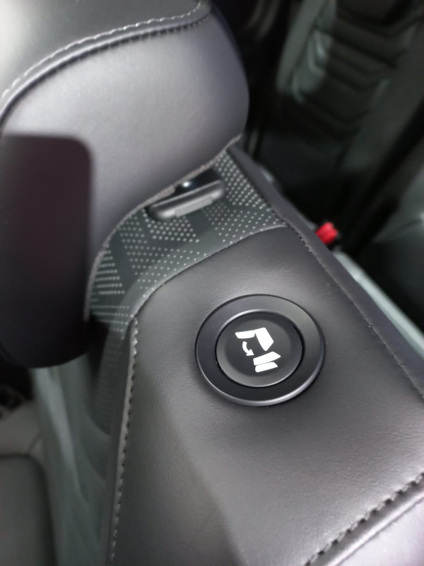 Ini Detail-detail Kecil yang Bikin KIA Carens Jadi Lawan Berat Xpander dan Avanza