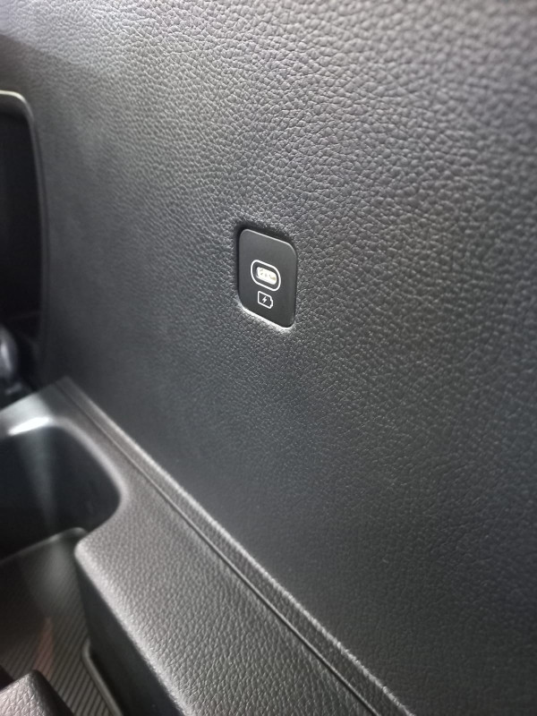 Ini Detail-detail Kecil yang Bikin KIA Carens Jadi Lawan Berat Xpander dan Avanza