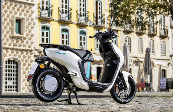 Usai Skutik Hybrid Fazzio, Yamaha Siap Hadirkan Skuter Listrik NEO