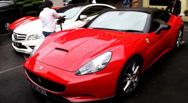 Penyitaan Mobil-mobil Mewah Pelaku Kejahatan Kerah Putih yang Hebohkan Indonesia