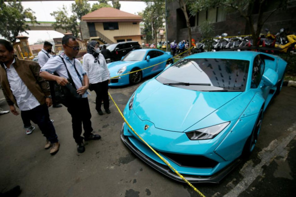 Penyitaan Mobil-mobil Mewah Pelaku Kejahatan Kerah Putih yang Hebohkan Indonesia