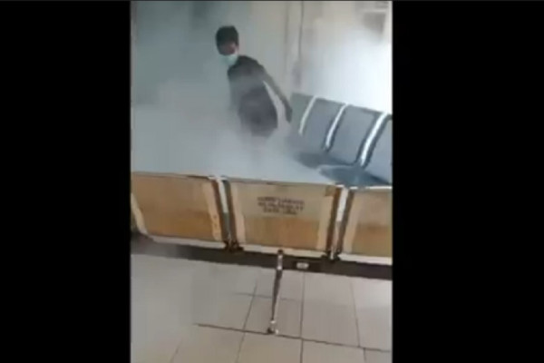 Penampakan Wanita Bakar Ruang Tunggu Pasien RSUR dr Mansyur