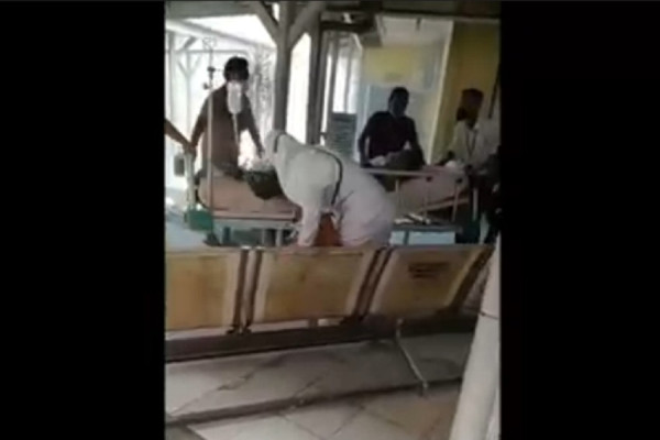 Penampakan Wanita Bakar Ruang Tunggu Pasien RSUR dr Mansyur
