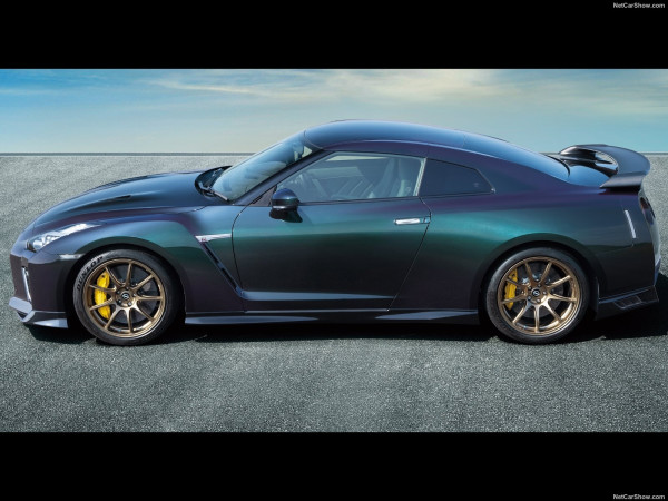 Terlalu Berisik, Nissan GT-R Akhirnya Stop Jualan di Eropa